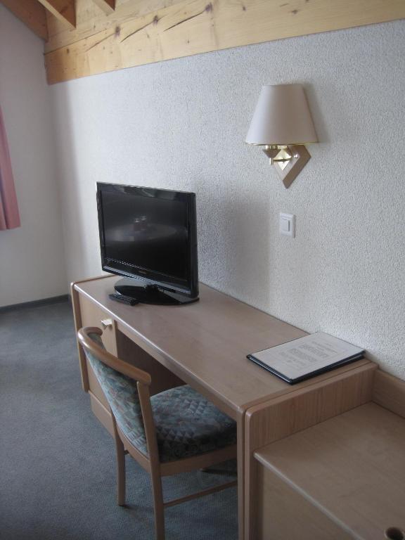 Hotel Des Alpes Realp Room photo
