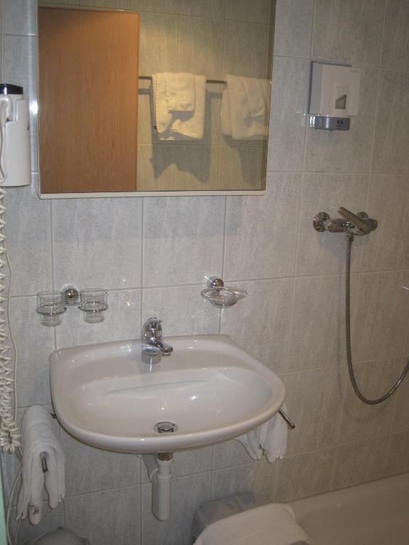 Hotel Des Alpes Realp Room photo